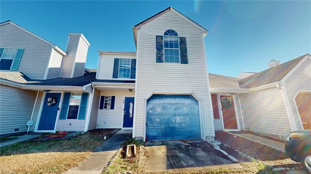 134 Wexford Dr E, Suffolk — photo