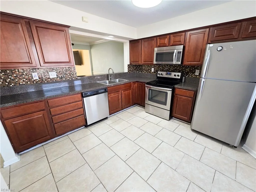 662 Biltmore Dr, Virginia Beach — photo
