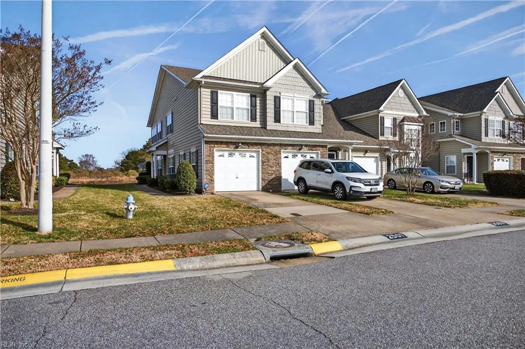 2501 Gunston Dr, Suffolk — photo