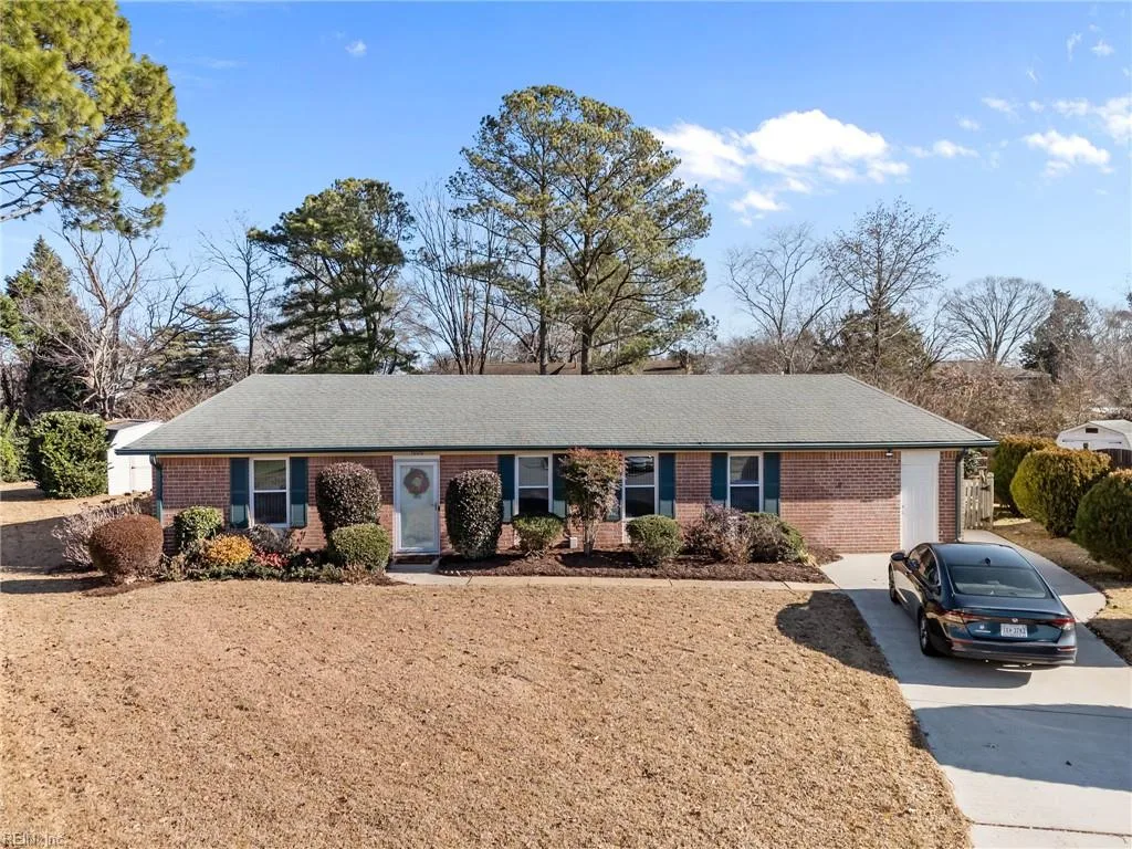 1000 Bennington Cir, Virginia Beach — photo