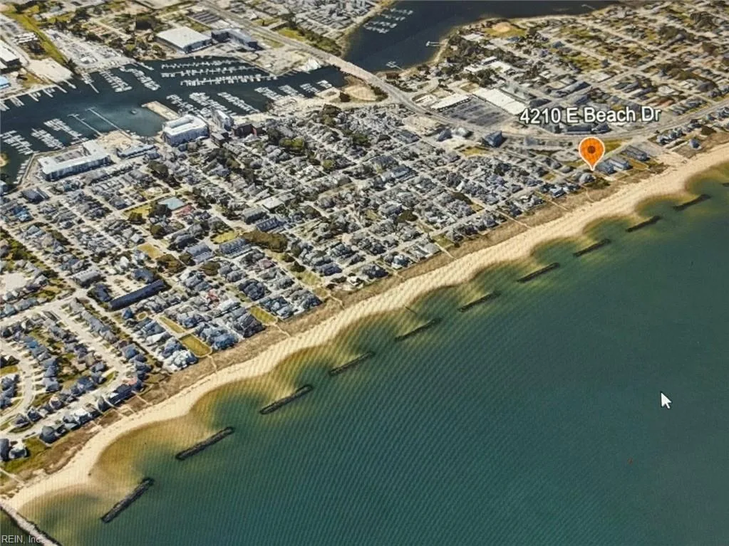 4210a E Beach Dr, Norfolk — photo