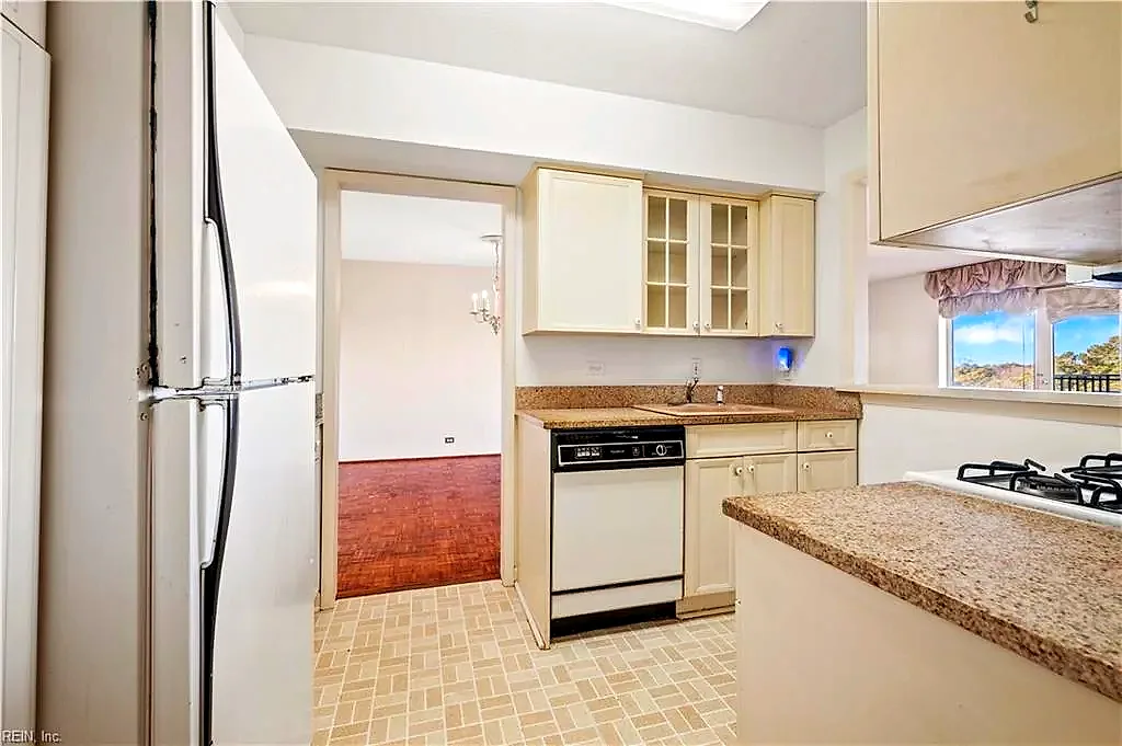 7320 Glenroie Ave #8e, Norfolk — photo