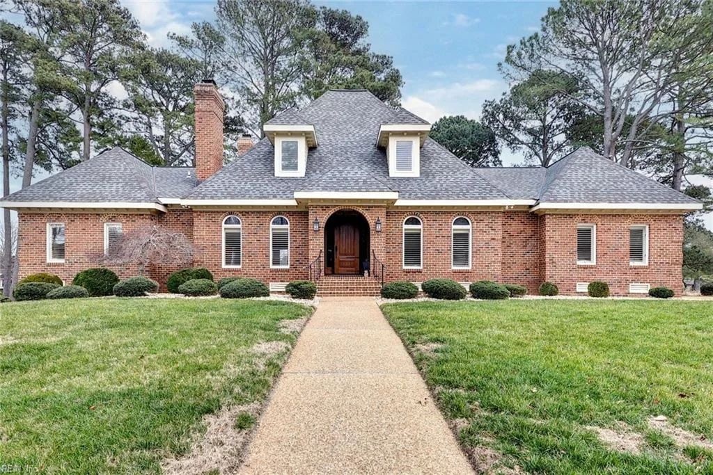208 Richard Brewster, Williamsburg — photo