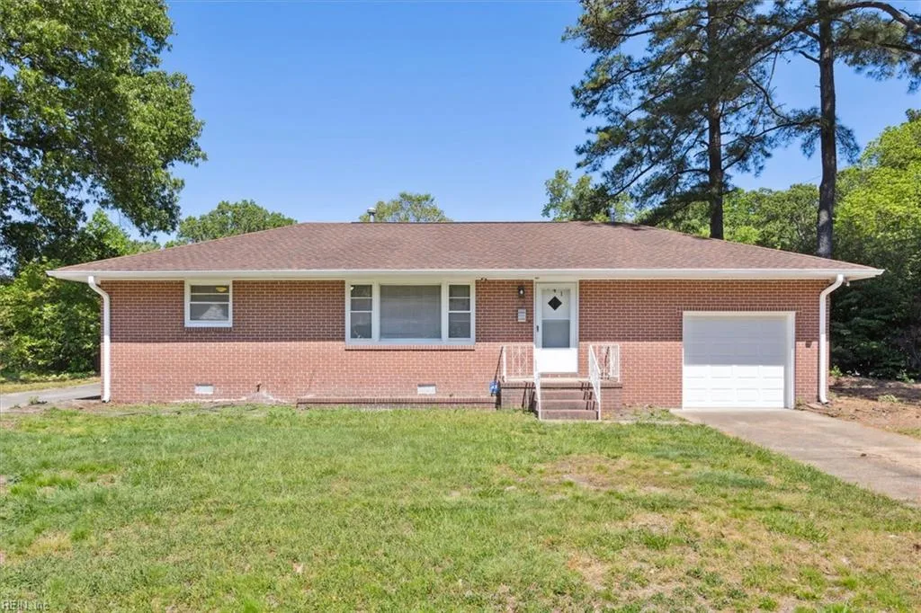 141 Albany Dr, Hampton — photo