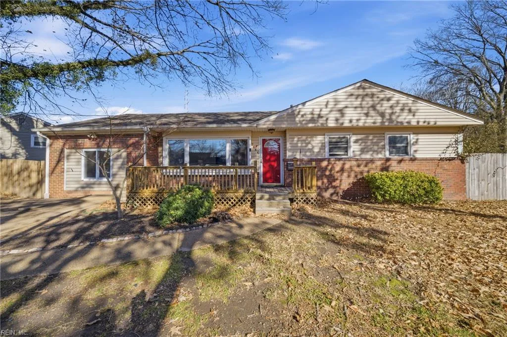 7044 Gardner Dr, Norfolk — photo