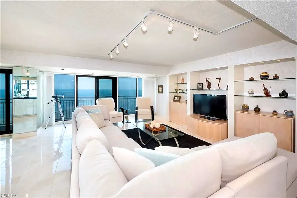 4004 Atlantic Ave #Ph 3, Virginia Beach — photo