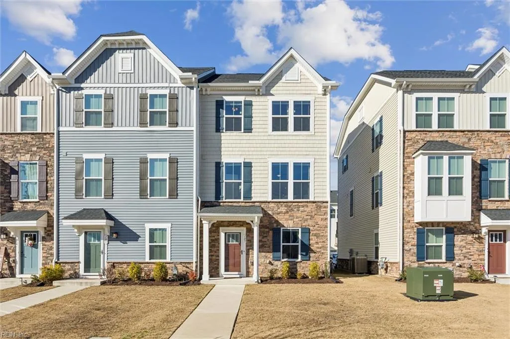 107 Legacy Blvd, Poquoson — photo
