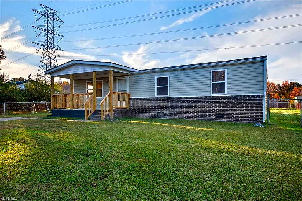 1302 Sierra Dr, Suffolk — photo