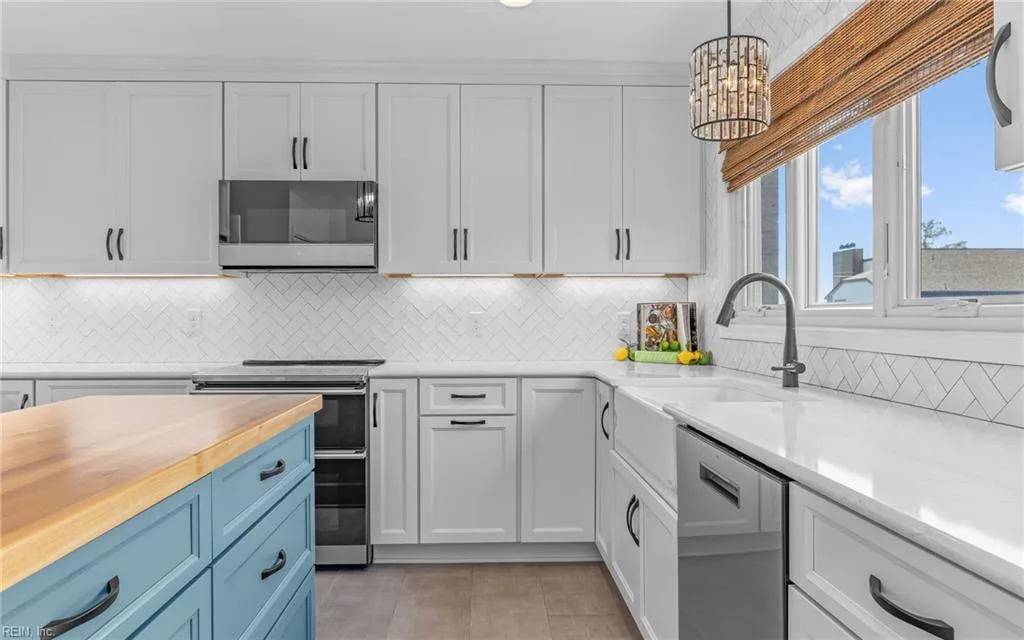 4239 Hatton Point LN #35, PORTSMOUTH VA 23703