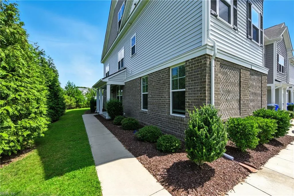 301 Sikeston LN, CHESAPEAKE VA 23322