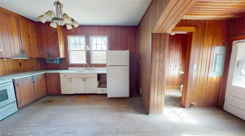 1502 Herrington Rd, Elizabeth City — photo