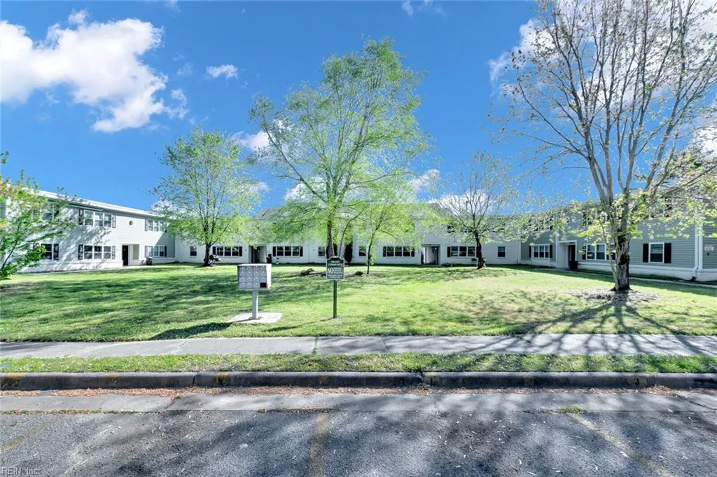 642 Dresden Dr #G, Newport News — photo