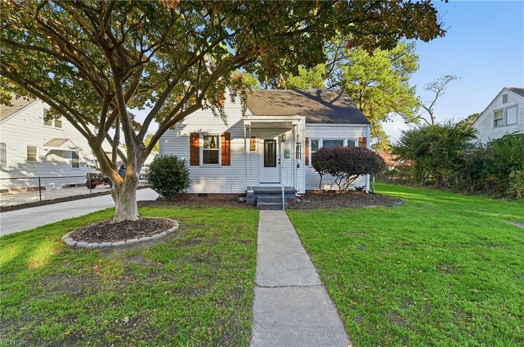 727 Sparrow RD, CHESAPEAKE VA 23325