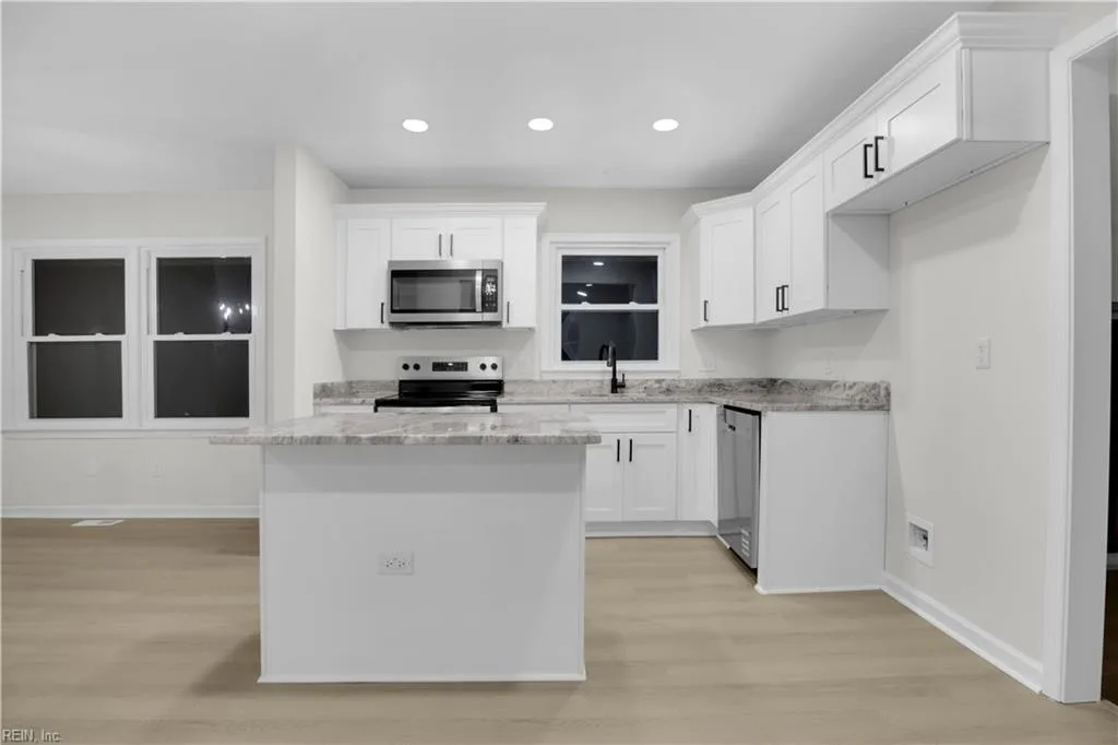 576 Colony Rd, Newport News — photo