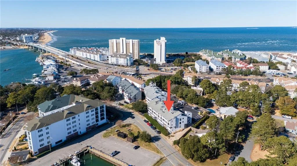 3200 Lynnhaven Dr #210, Virginia Beach — photo