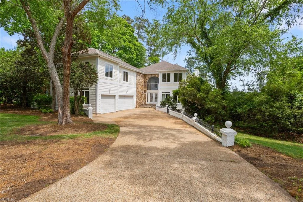 924 Enfield CHSE, VIRGINIABEACH VA 23452