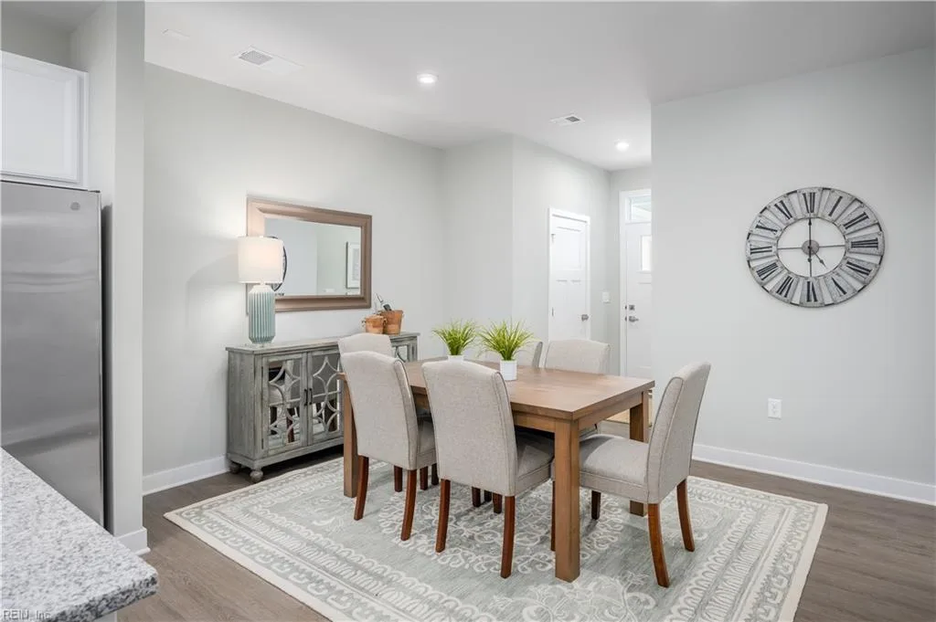 1139 Breakwater Trl, Carrollton — photo