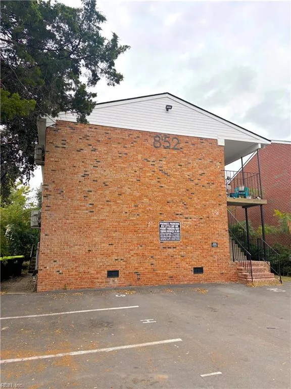 852 W Little Bay Ave #8, Norfolk — photo