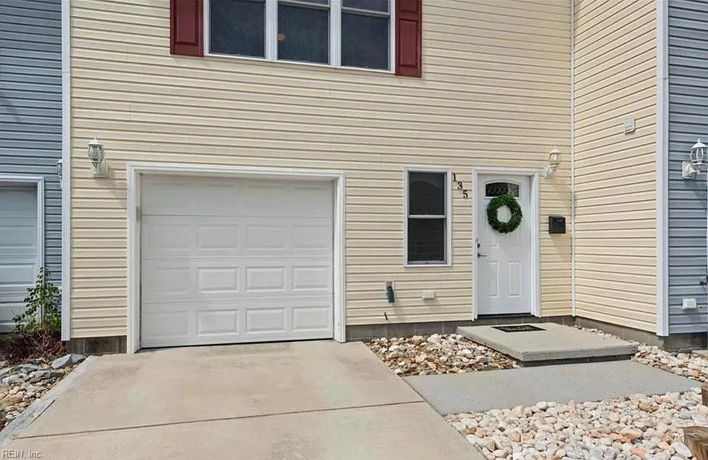 135 S Comanche Cluster, Virginia Beach — photo
