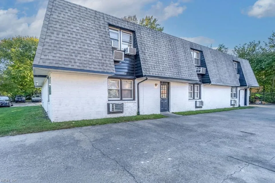 504 Ashlawn Dr #4, Norfolk — photo