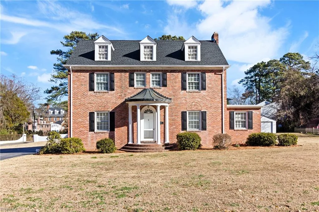 330 Kemp LN, CHESAPEAKE VA 23325