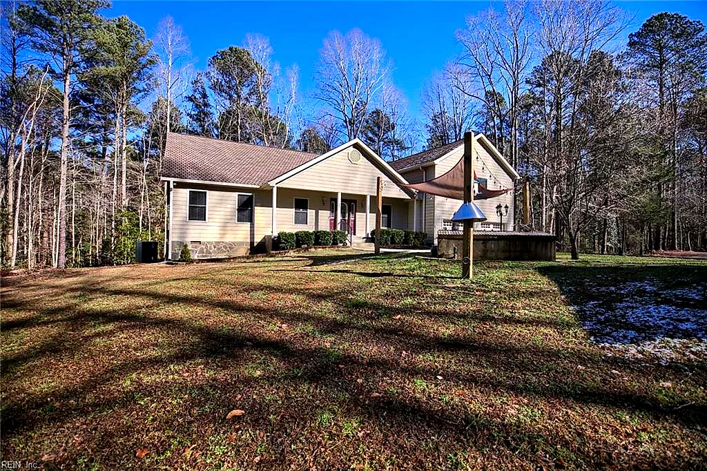 7056 Hunters Pointe Dr, Gloucester — photo
