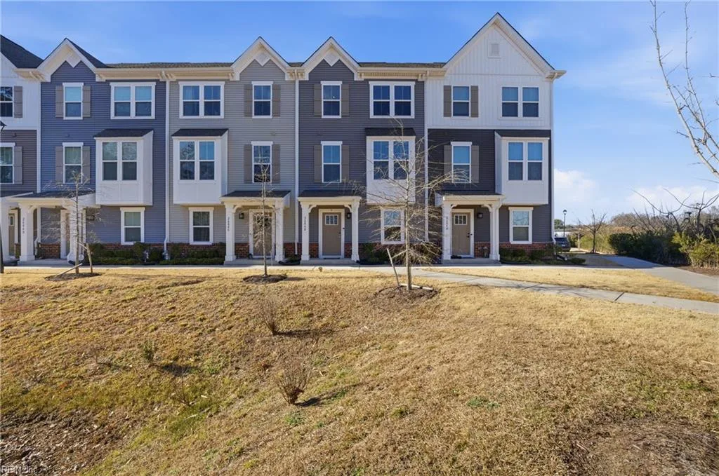 2684 Azalea Garden RD #B, NORFOLK VA 23513