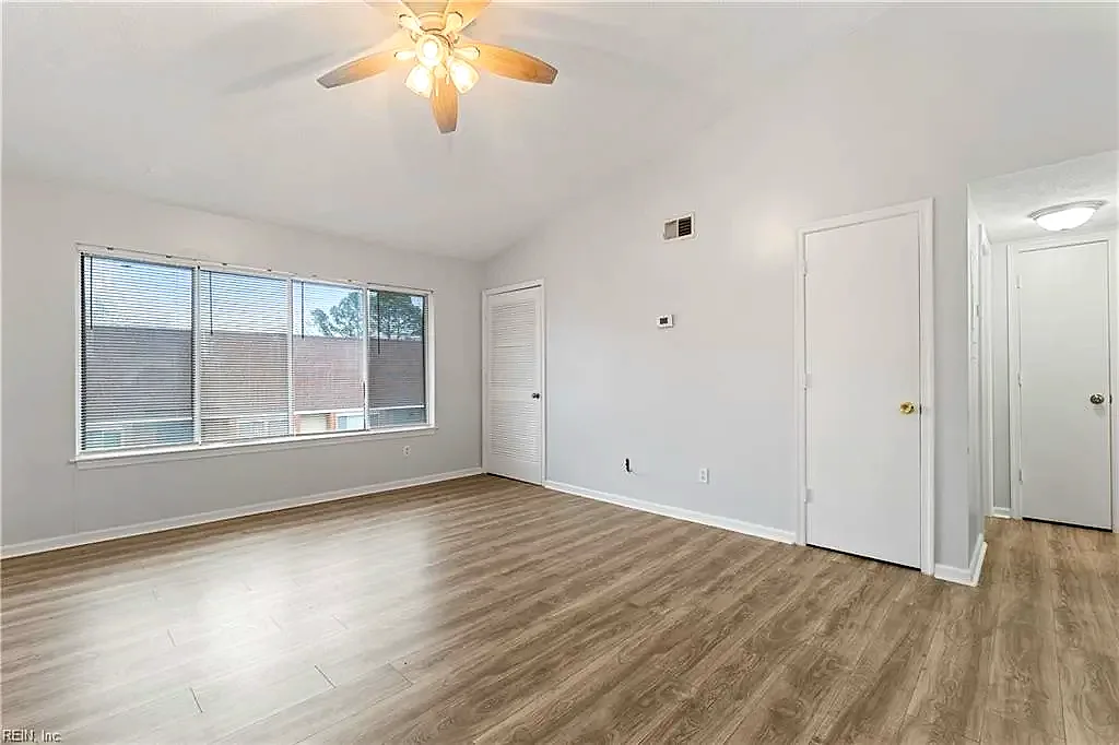 220 Pacific Dr #2, Hampton — photo