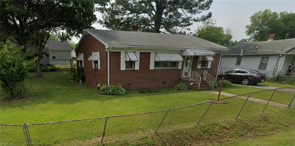 301 Goodman St, Suffolk — photo