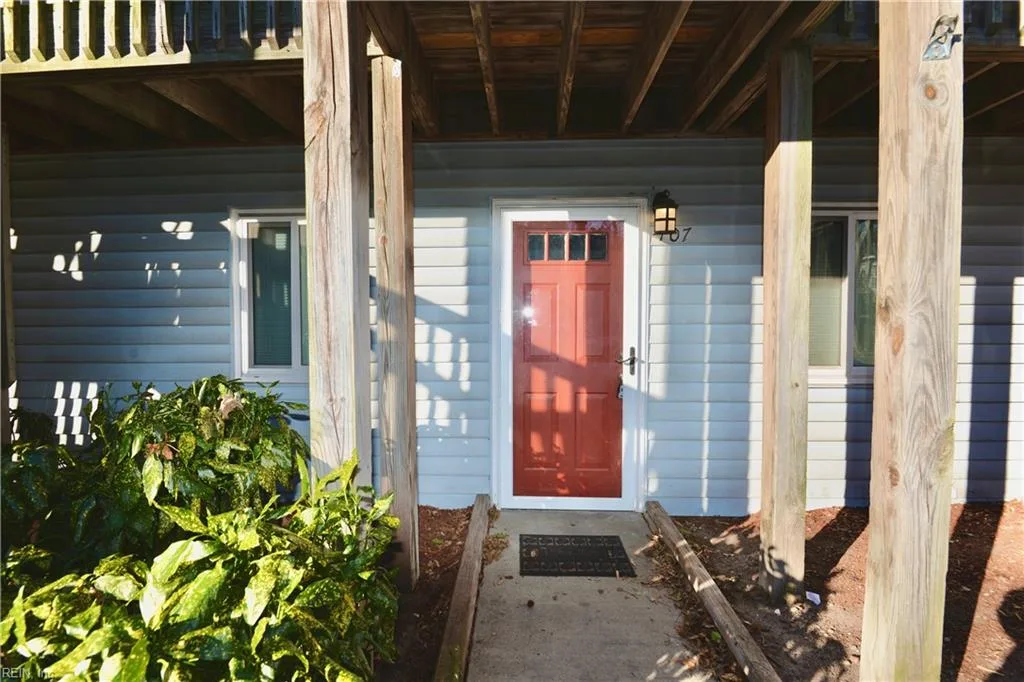 722 Lesner Ave #107, Norfolk — photo