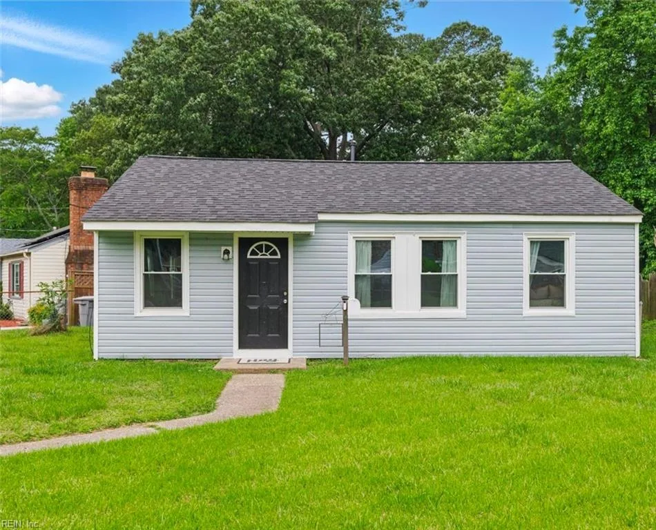 400 Cedar Dr, Hampton — photo