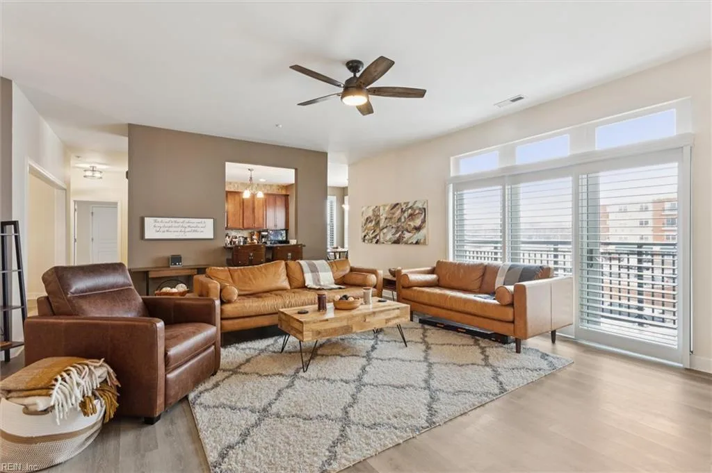 670 Town Center DR #207, NEWPORTNEWS VA 23606