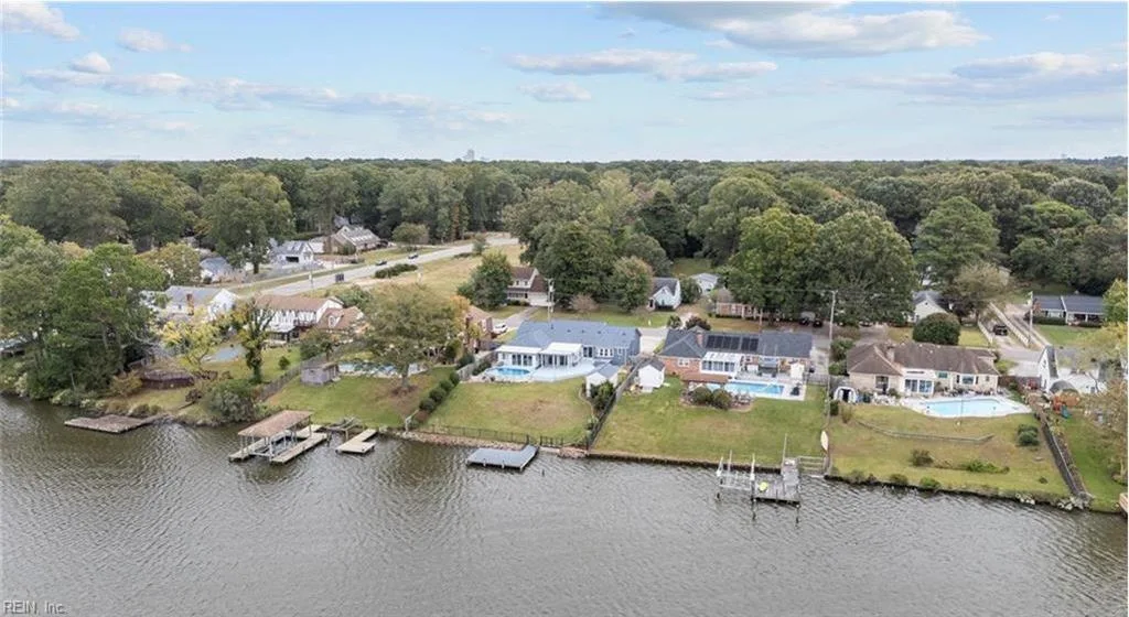 733 Woodstock RD, VIRGINIABEACH VA 23464