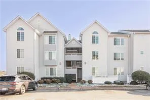 221 Island Cove Ct #C, Hampton — photo