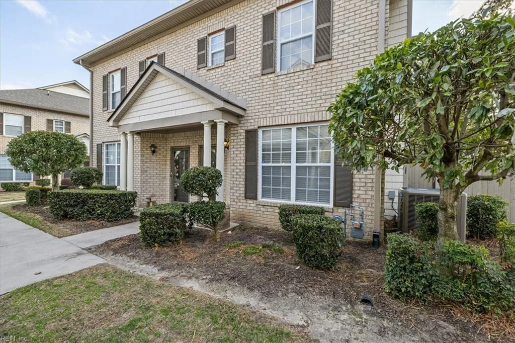 2044 Smallbrooke Ct, Virginia Beach — photo