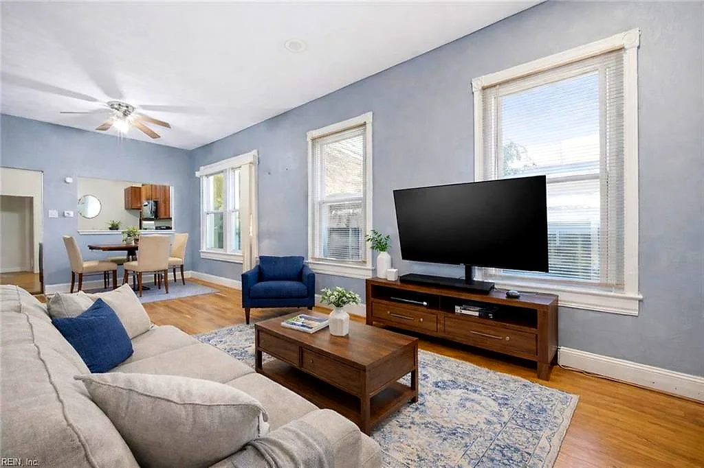 1406 Crawford Pw, Portsmouth — photo