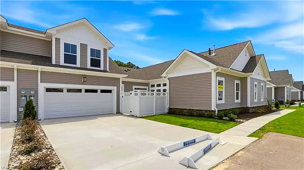 1301 Regal Rd #D, Suffolk — photo