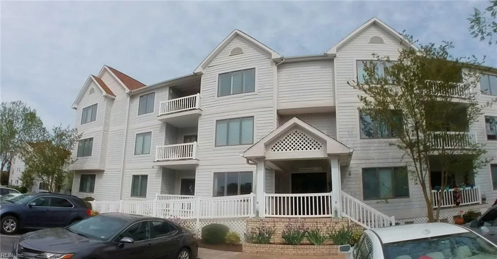 4 Harbor Watch Dr #516, Chesapeake — photo