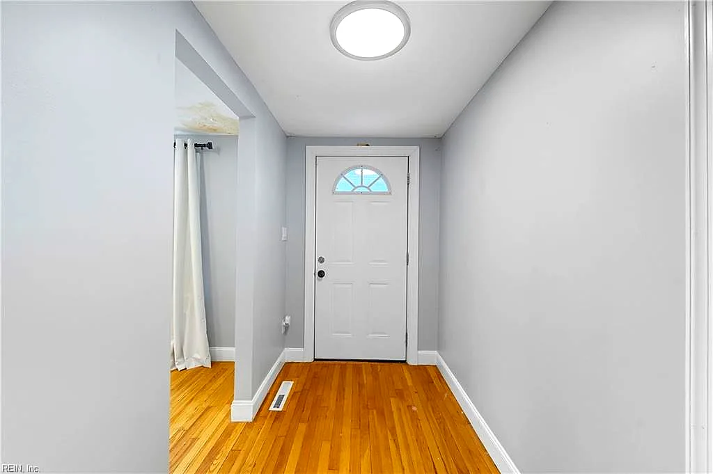 611 Delaware Ave, Hampton — photo