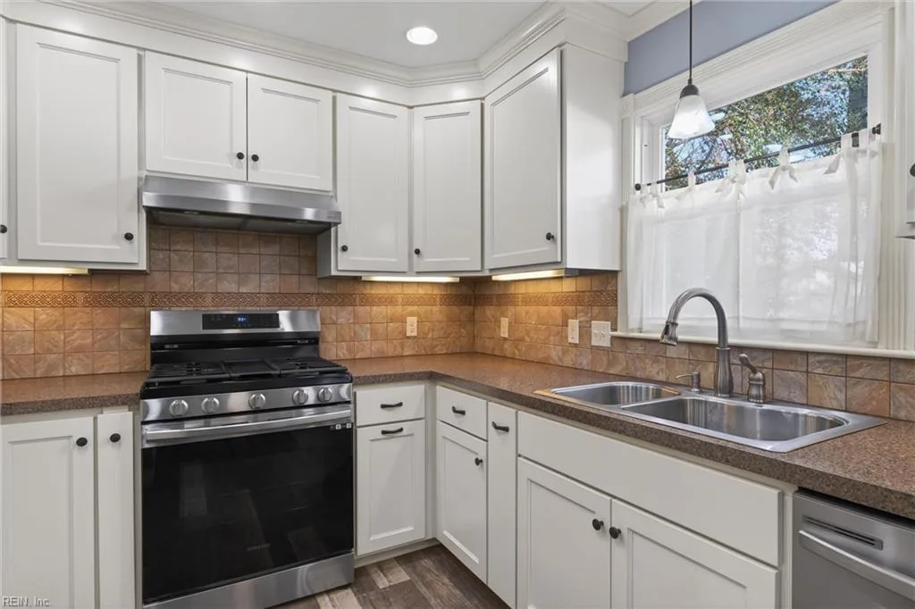 1386 Sunset Dr, Norfolk — photo