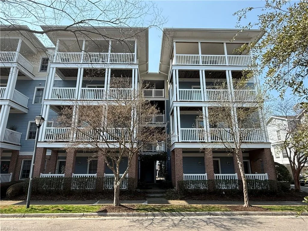 8333 N View Blvd, Norfolk — photo