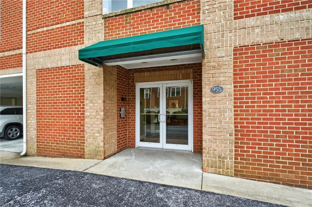 955 Bolling Ave #204, Norfolk — photo