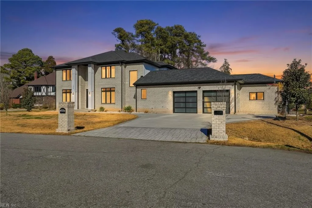 1049 Ducking Point TRL, VIRGINIABEACH VA 23455