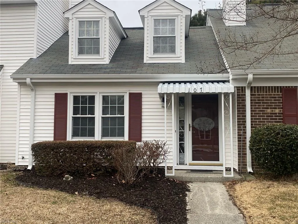 107 Cypress Xing, Yorktown — photo