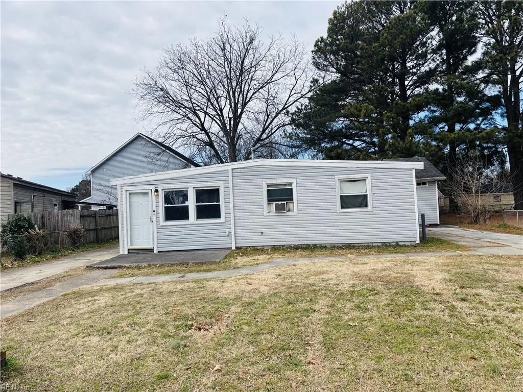 604 Amick RD, CHESAPEAKE VA 23325