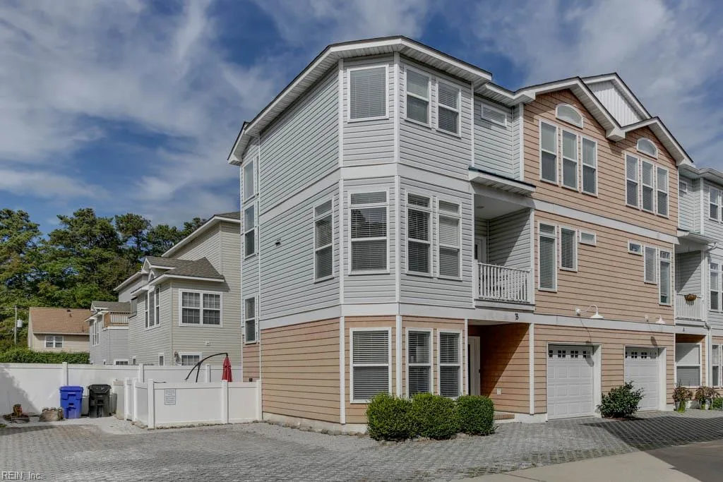 4815 Lake Dr #B, Virginia Beach — photo