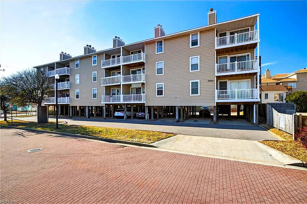2246 E Ocean View Ave #203, Norfolk — photo