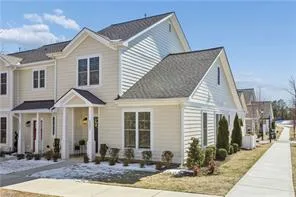2021 Holmes Ct, Williamsburg — photo