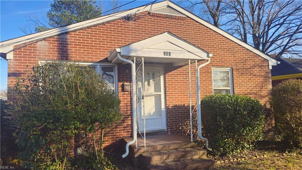 210 Maple St, Suffolk — photo