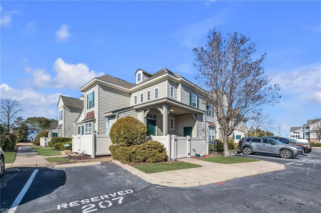 1110 Rivers Arch, Carrollton — photo